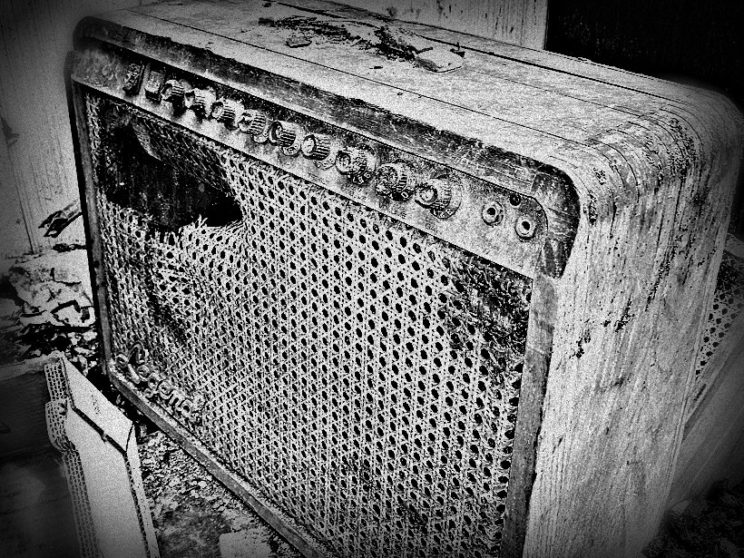 My wonderful amp, burned to a crisp. RIP