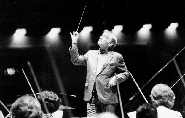 BREAKING- Major American Orchestra Appoints Bernstein Hologram as new Music Director